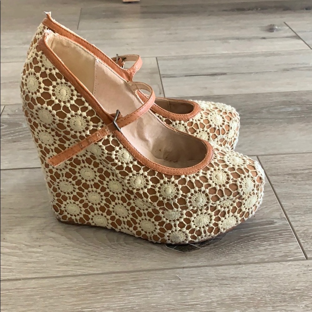 Faryl size 7 Crochet Wedges